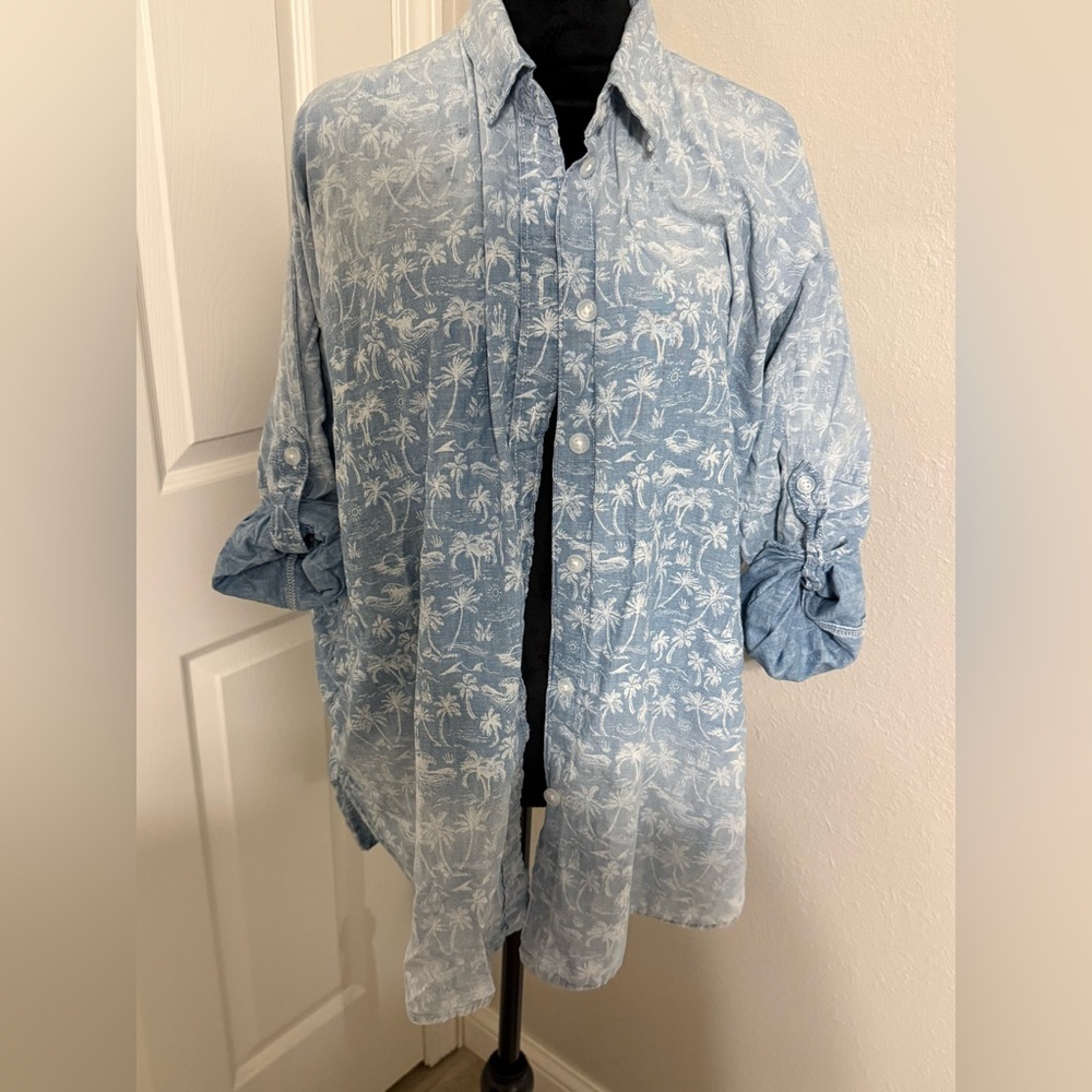 American Eagle Outfitters Light Blue Tropical Long Sleeve Shirt